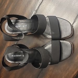 Madden girl black wedge size 9